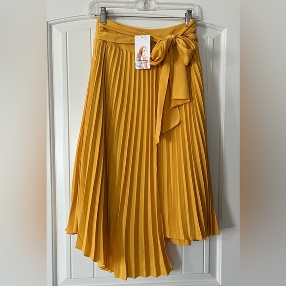 PrettyGarden Dresses & Skirts - NWT PrettyGarden Burgundy Pleated Asymmetrical Midi Skirt Size XL